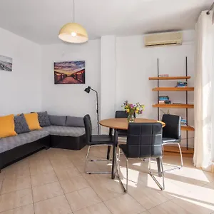Appartement La Le With Big Terrace, Split